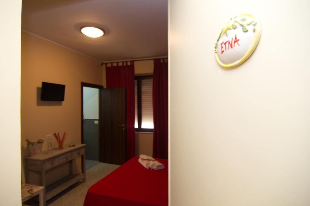 B&B Tifeo Villafranca Tirrena Buitenkant foto